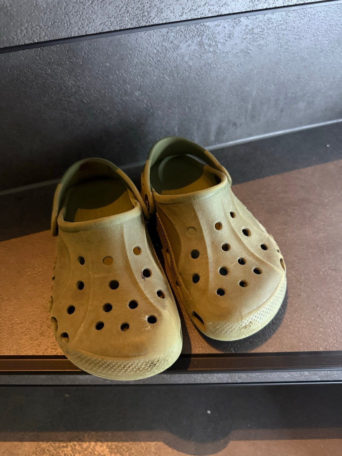 Crocs Classic Clogs - Olijfgroen mat 31/33, Ophalen of Verzenden, Gedragen, Groen, Instappers