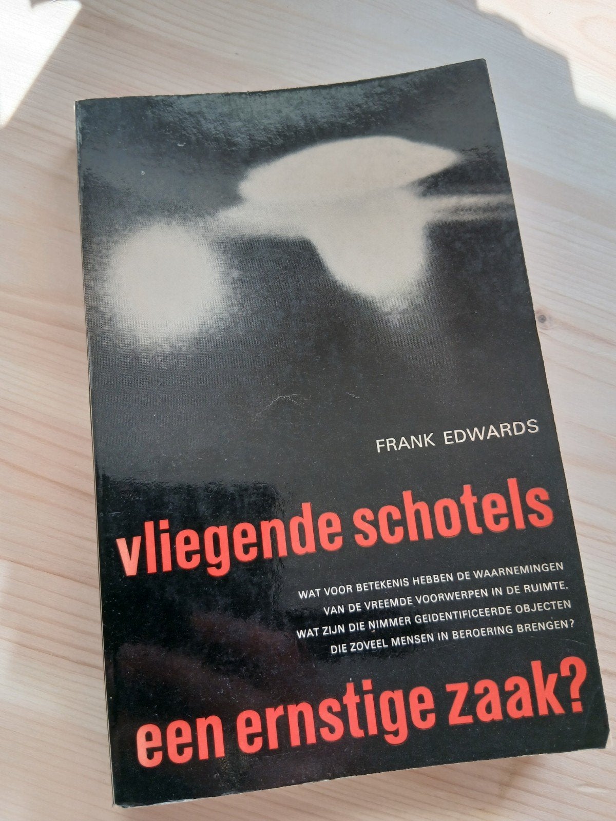 Vliegende Schotels Mooie hardcover editie van 'Buitenaard, Ophalen of Verzenden, Gelezen, Frank Edwards, Nederland