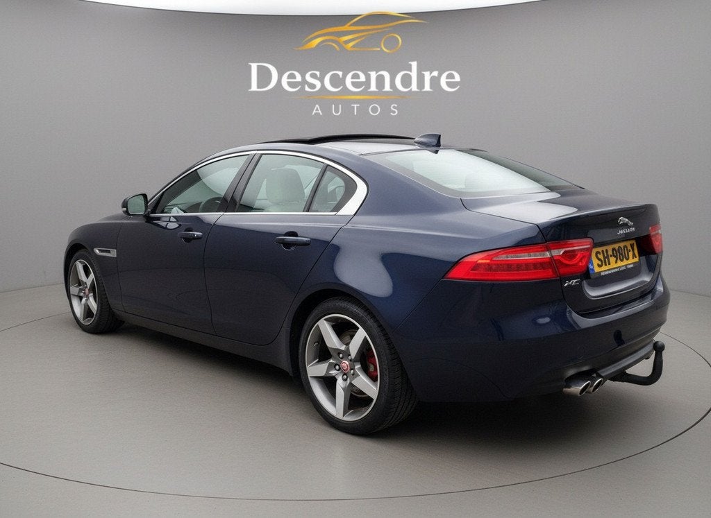 Jaguar XE 2.0 D Prestige Pro Edition nieuwe dis.ketting, Auto's, Jaguar, Automaat, 4 cilinders, Met garantie (alle), Blauw