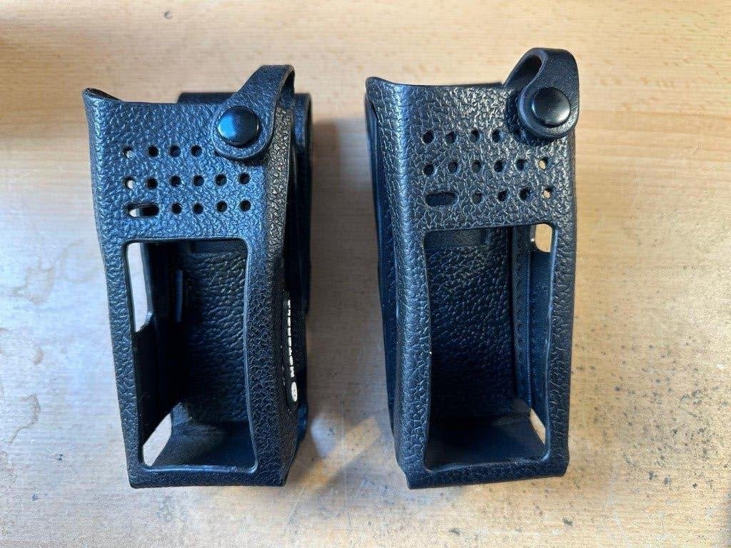 2x Motorola draagtasjes, Telecommunicatie, Portofoons en Walkie-talkies, Ophalen of Verzenden, Zo goed als nieuw, Minder dan 2 km