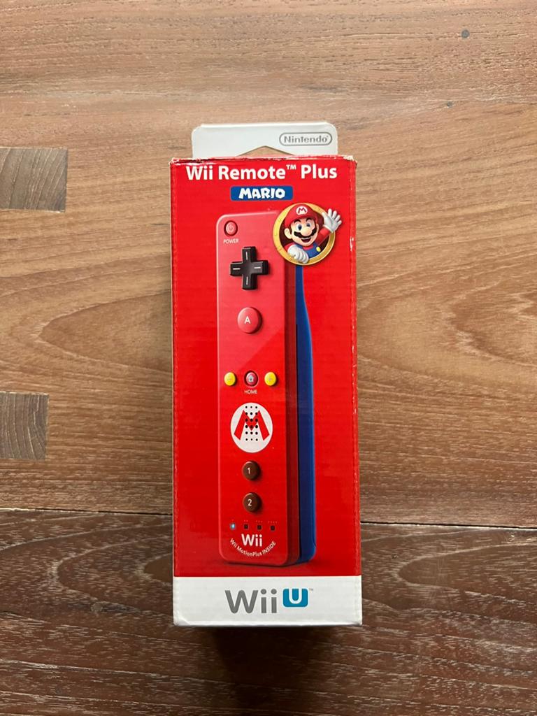 Mario Wii remote (motion plus) NIEUW in doos, Ophalen of Verzenden, Zo goed als nieuw, Draadloos, Wii-mote of Nunchuck