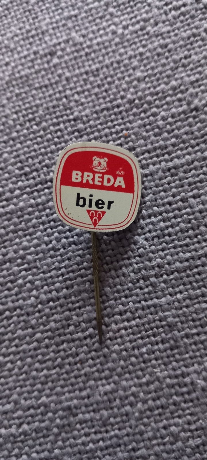 Vintage Breda Bier Speldje - Zeldzaam verzamelobject, Ophalen of Verzenden, Gebruikt, Merk, Speldje of Pin