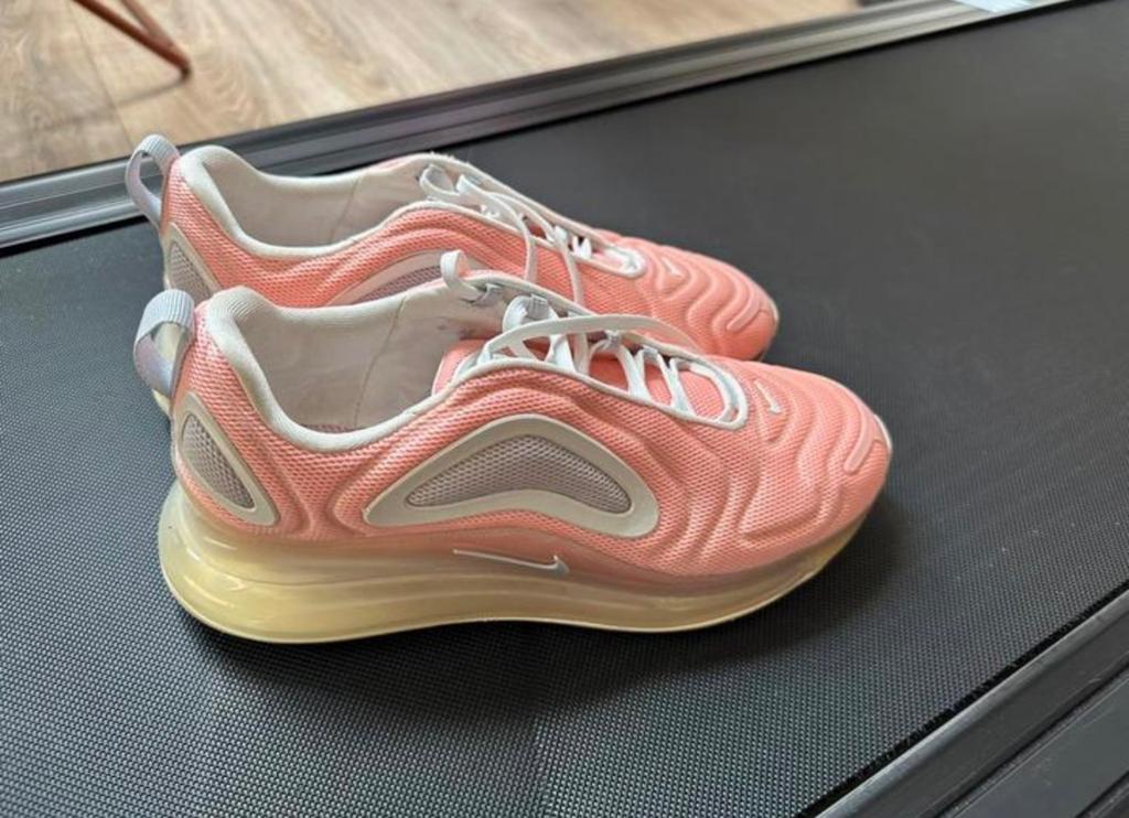 Nike schoene zo goed als nieuw maat 40,5te koop, Sport en Fitness, Loopsport en Atletiek, Ophalen, Zo goed als nieuw, Hardloopschoenen