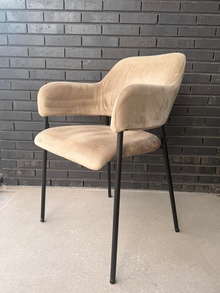 4 maal Beige velvet eetkamer stoelen met armleuning, Ophalen of Verzenden, Zo goed als nieuw, Overige kleuren, Vijf, Zes of meer stoelen
