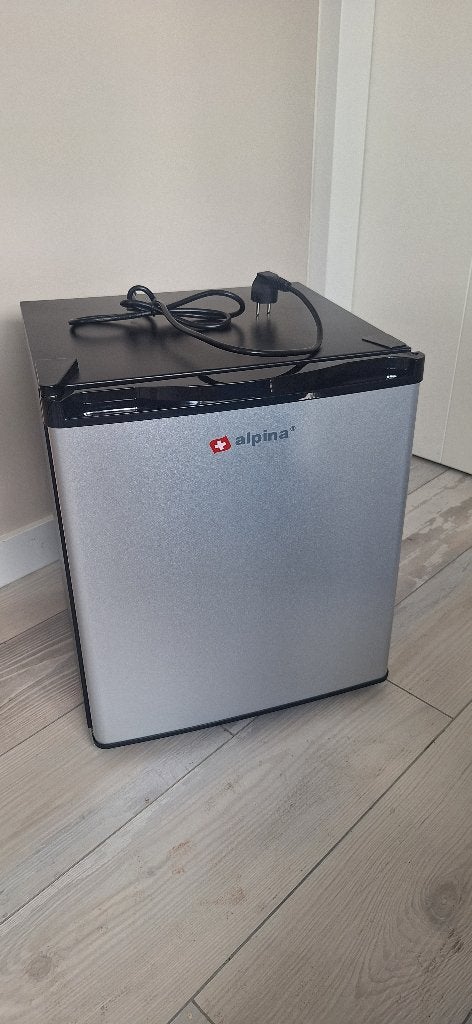 Alpina Mini koelkast 38L, Witgoed en Apparatuur, Koelkasten en IJskasten, Ophalen, Zonder vriesvak, Nieuw, Minder dan 75 liter