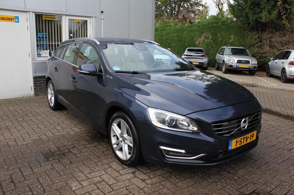 Volvo V60 2.4 D6 AWD Plug-In Hybrid Summum FULL OPTION!, Auto's, Volvo, Automaat, Beige, Blauw, Vierwielaandrijving