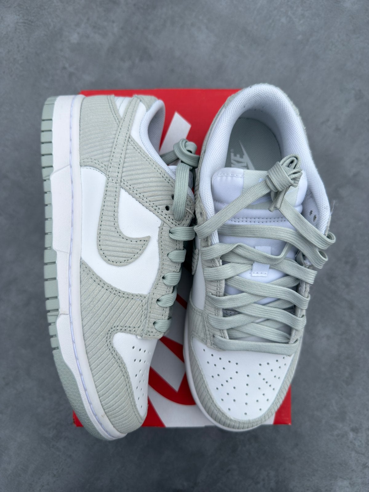Nike Dunk Low Grey Corduroy - Maat 38, --, Nieuw, Ophalen of Verzenden, Sneakers of Gympen