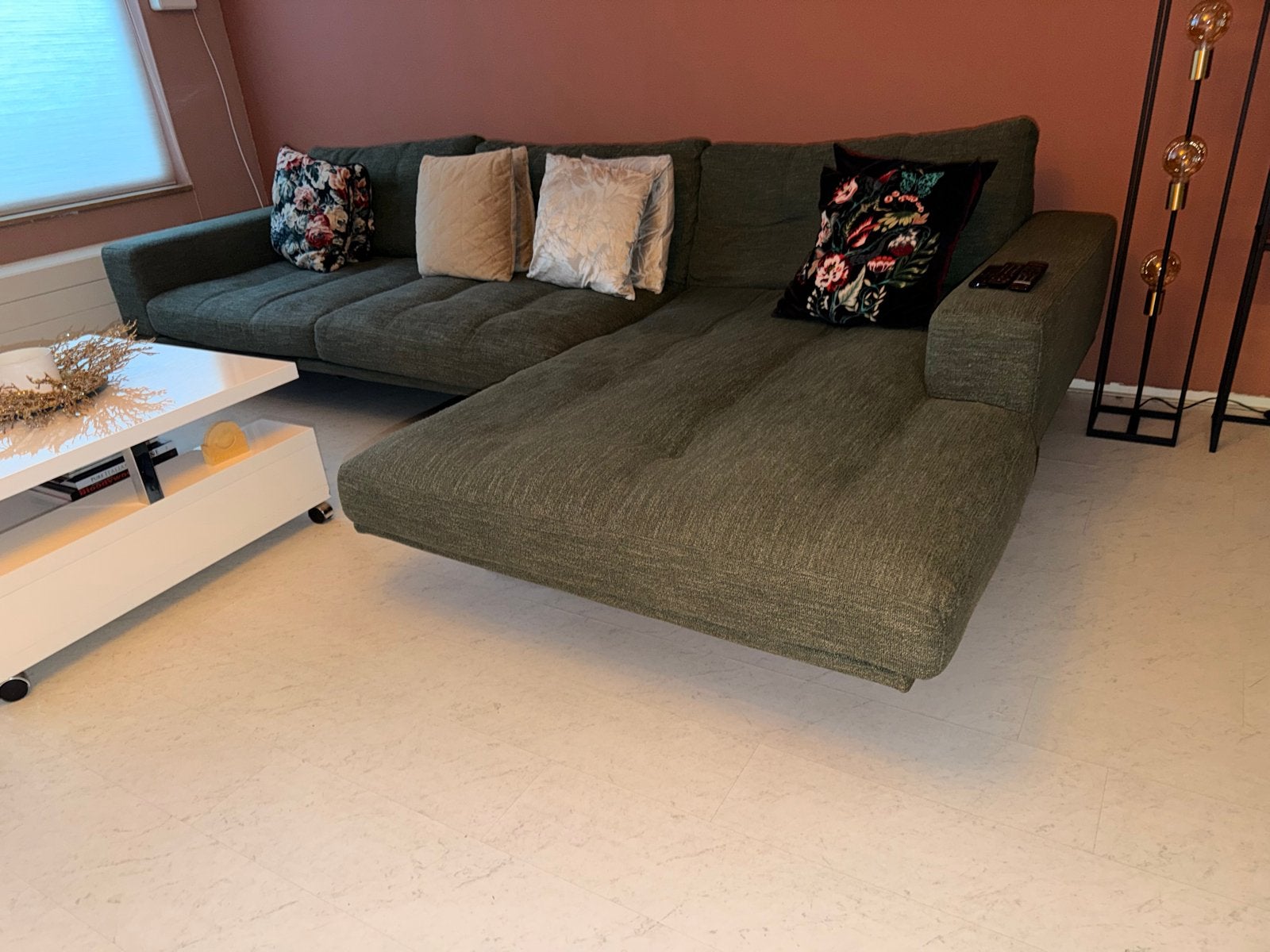Ruime stoffen hoekbank in groenachtige kleur, Huis en Inrichting, Ophalen, 250 tot 300 cm, Gebruikt, 100 tot 125 cm