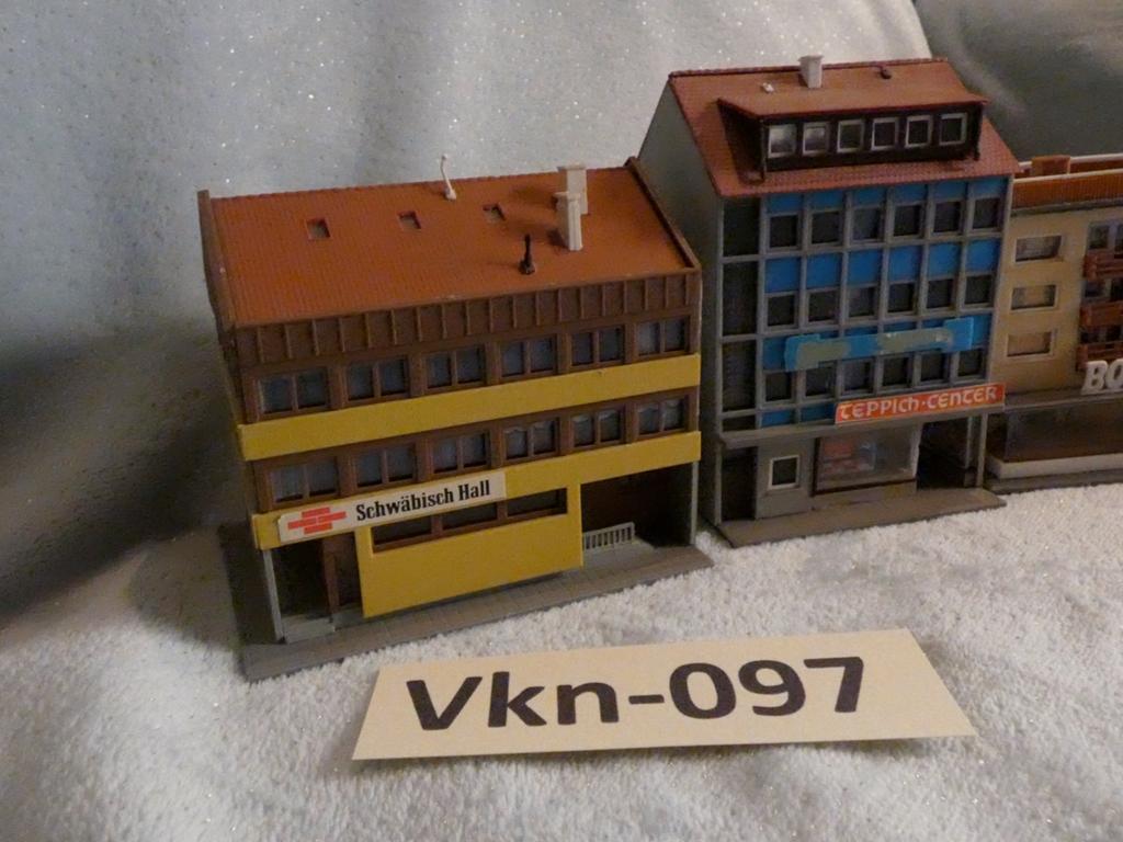 Vk-097 N Spoor Scenery straatje winkels en appartementen, Ophalen of Verzenden, Gebruikt, Brug, Tunnel of Gebouw, Overige merken