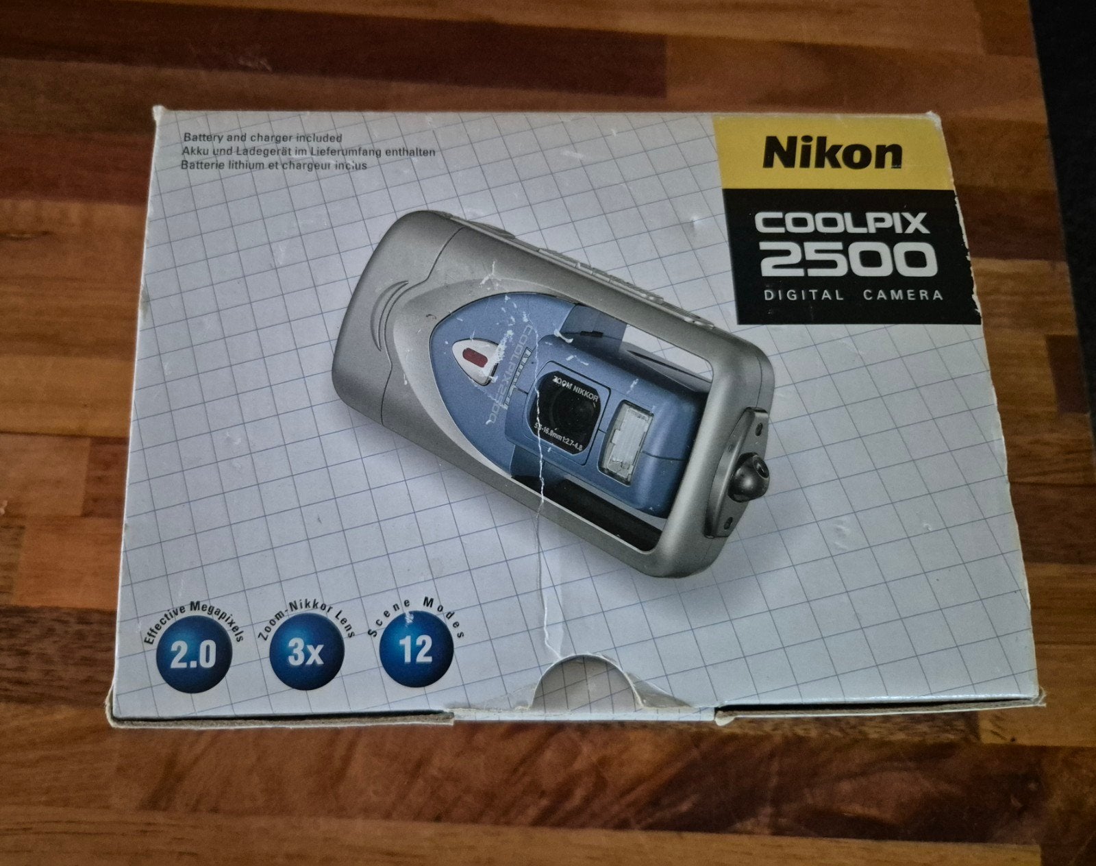 Nikon Coolpix 2500 Digitale Camera met Accessoires, Ingebouwde flitser, Gebruikt, Accu, Ophalen of Verzenden
