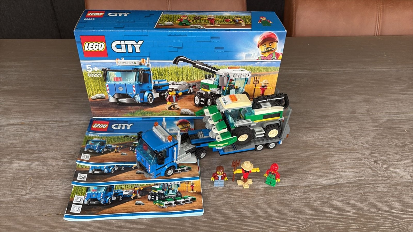 LEGO City 60223 Harvester Transport met minifiguren, City, Lego, Ophalen of Verzenden, Zo goed als nieuw