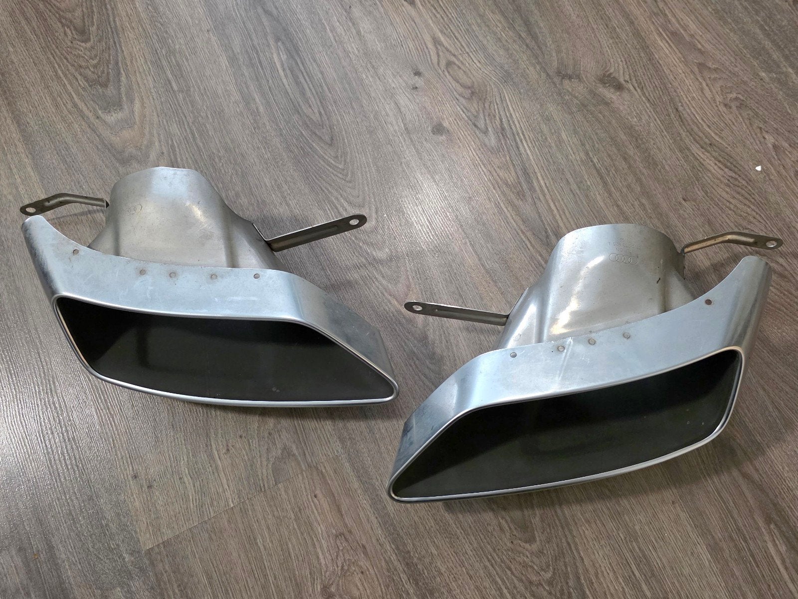 Audi A4 B9 sierstukken uitlaat Z.G.A.N., Ophalen, Voor, Audi, Bumper