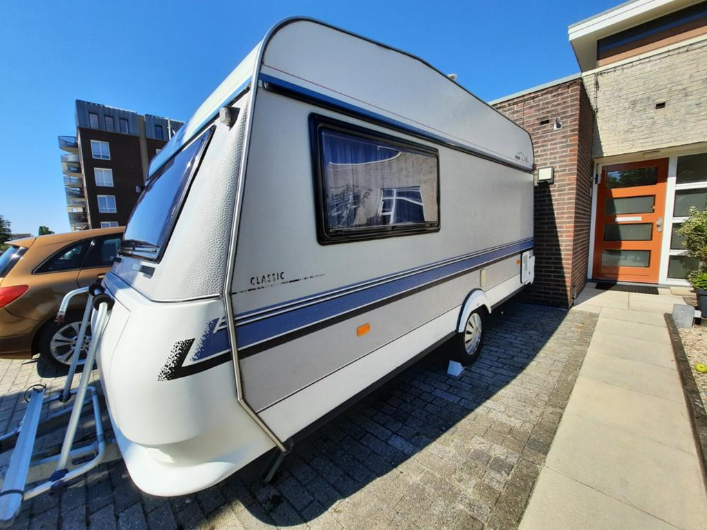 Hobby Classic 400  1995, Rondzit, Hobby, Tot en met 2, 750 - 1000 kg