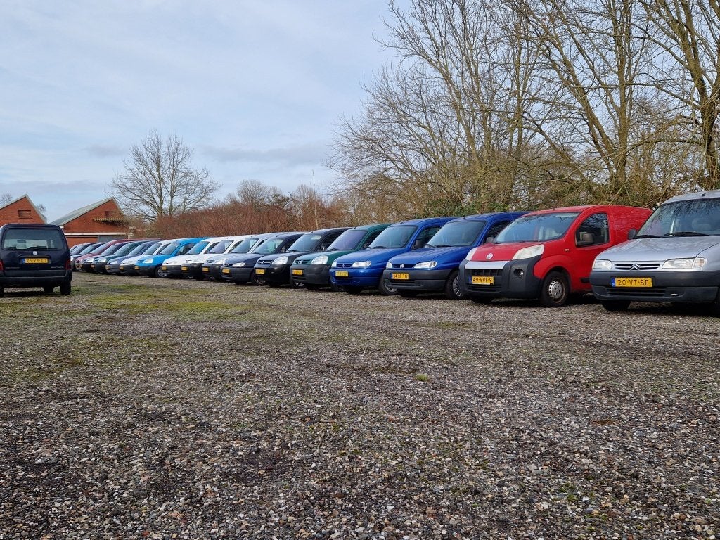 +-50X Citroen berlingo & Peugeot partner Diesel & Benzine, Auto's, Voorwielaandrijving, Stof, Gebruikt, 4 cilinders