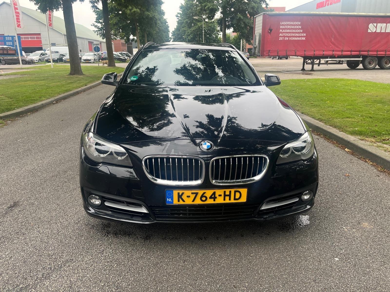 BMW 5-serie Touring 520xd High Executive 4X4 EERSTE EIGENAAR, Auto's, BMW, Automaat, Euro 6, Zwart, Leder