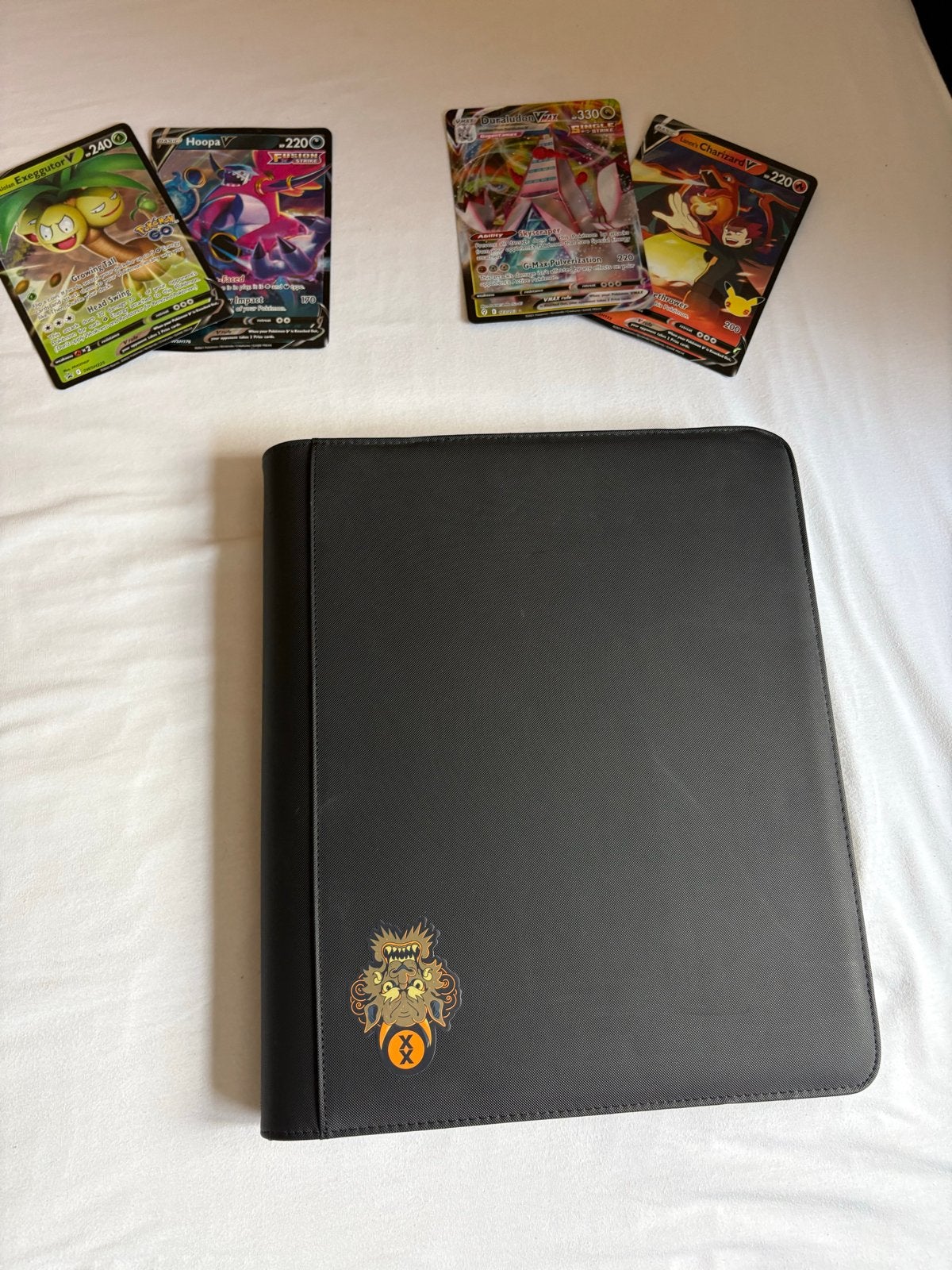 Grote Pokémon collectie in map - bekijk foto's, Ophalen of Verzenden, Zo goed als nieuw, Boek of Catalogus, Foil