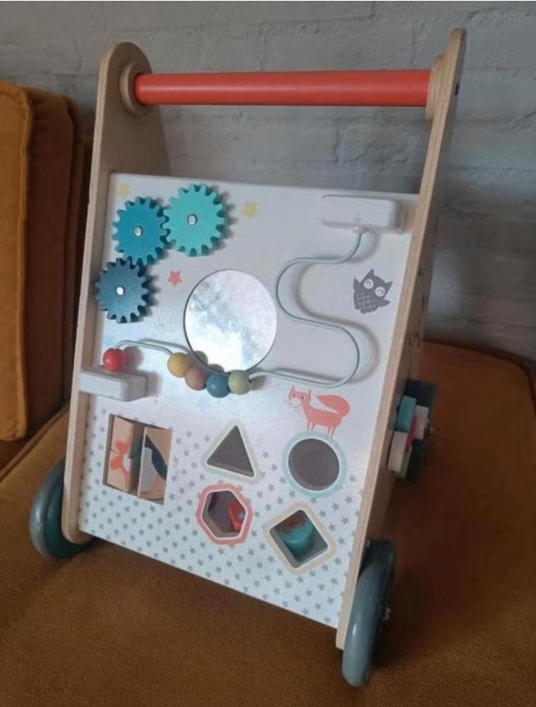 Houten loopwagen met activiteitenpaneel, Kinderen en Baby's, Speelgoed | Houten speelgoed, Ophalen, Zo goed als nieuw, Rij- of Hobbelspeelgoed