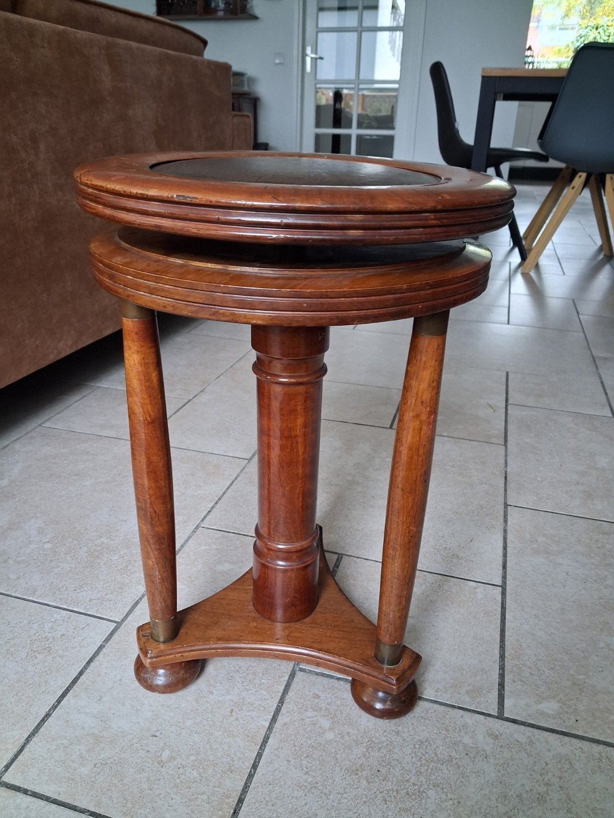 Piano kruk Amsterdamsche school teak en mahonie, Ophalen