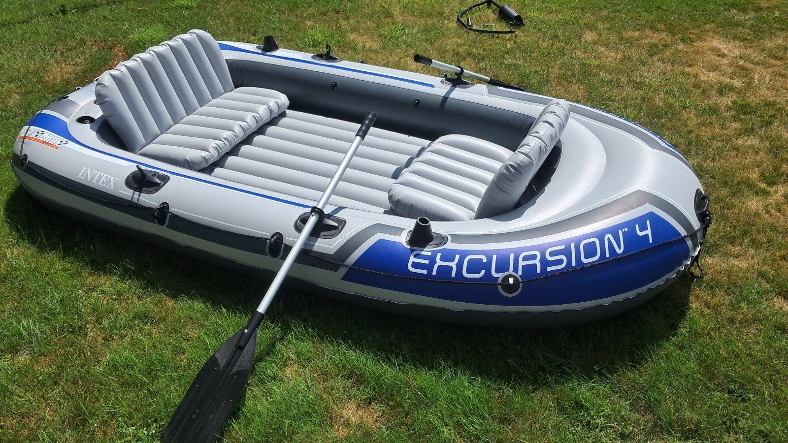 Intex Excursion 4 opblaasboot met peddels en pomp, Watersport en Boten, Kano's, Ophalen, Zo goed als nieuw