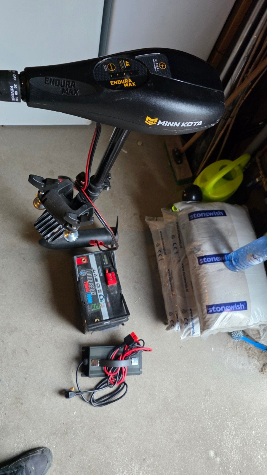 Carplounge Loungebox 4S 100Ah met Minn Kota Endura Max, Ophalen, Zo goed als nieuw, Motor en Techniek