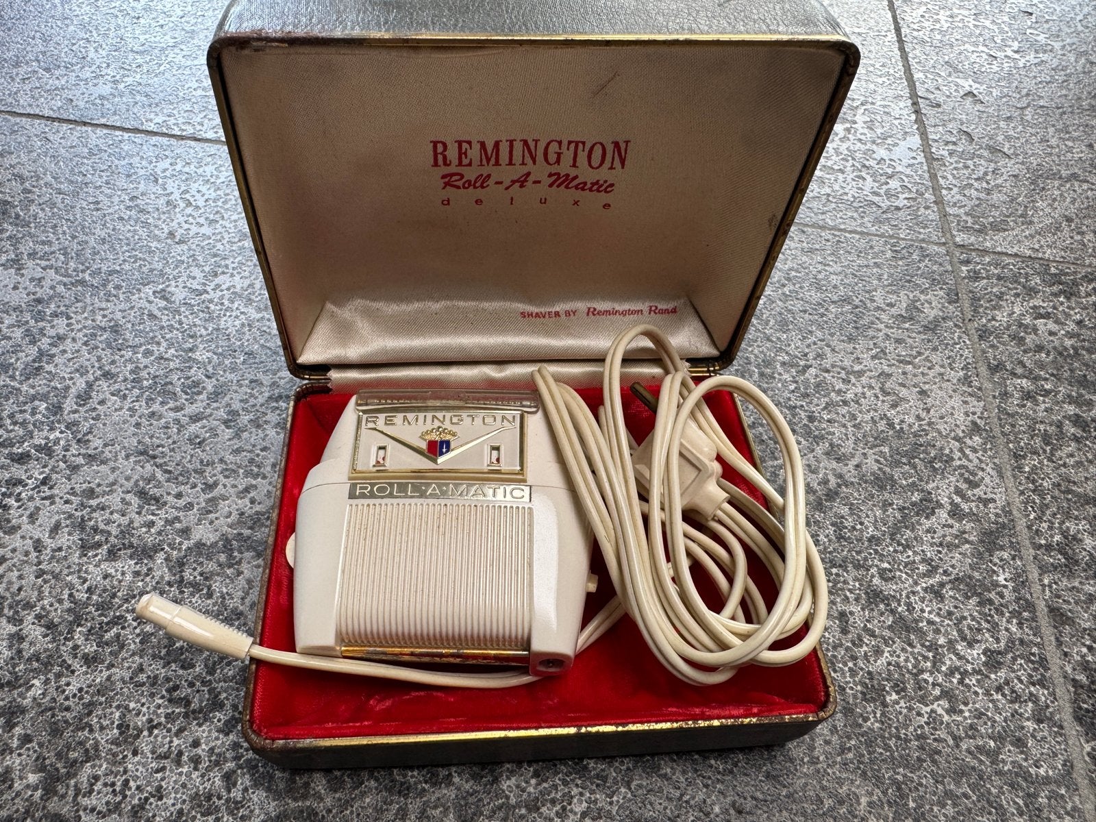 Vintage Remington Roll-A-Matic Deluxe Scheerapparaat, Antiek en Kunst, Ophalen of Verzenden