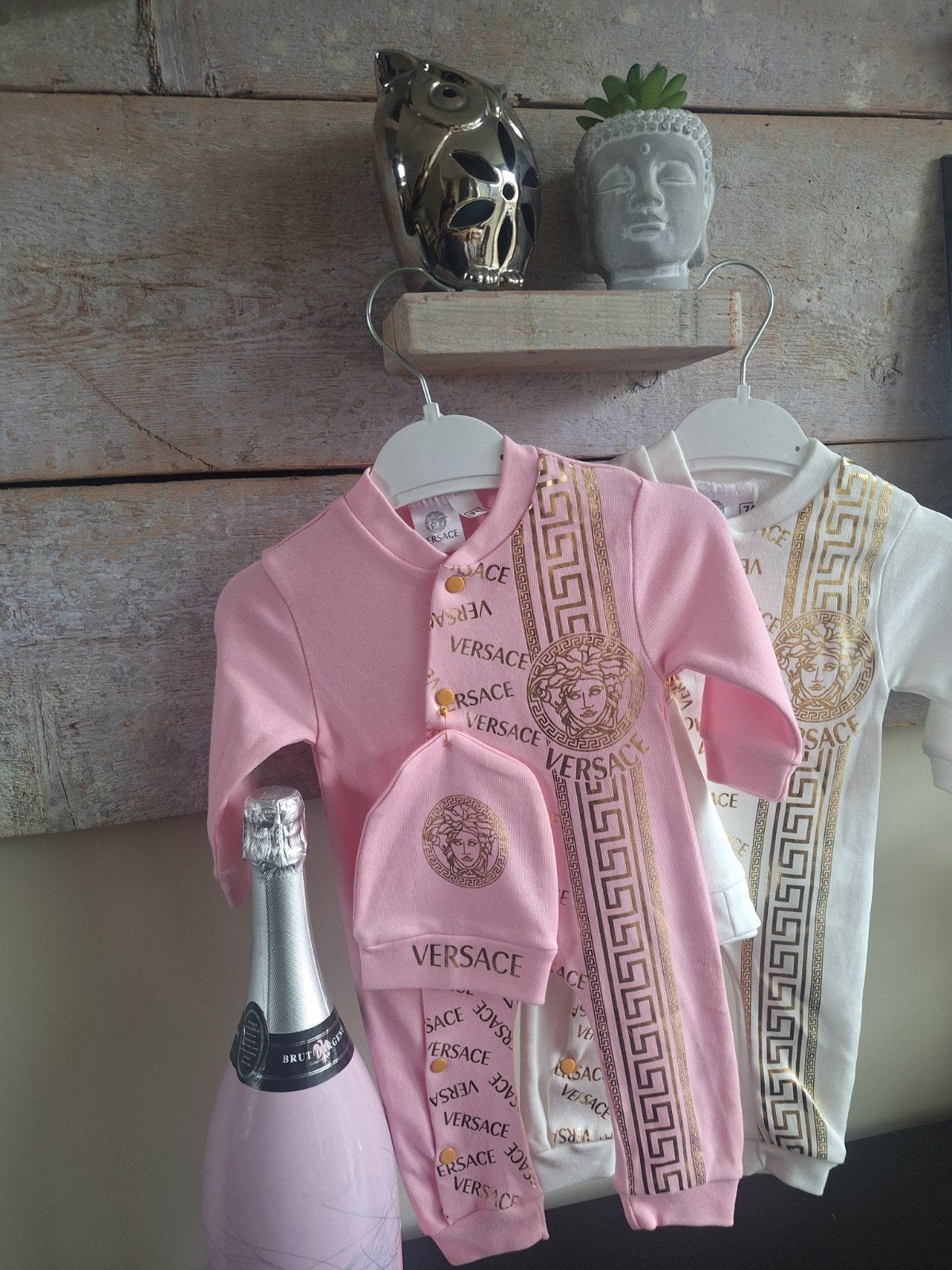 baby kleding boxpakje versace boxpakjes😇🥰🤗🧐

boxpakjes?, Ophalen of Verzenden, Zo goed als nieuw