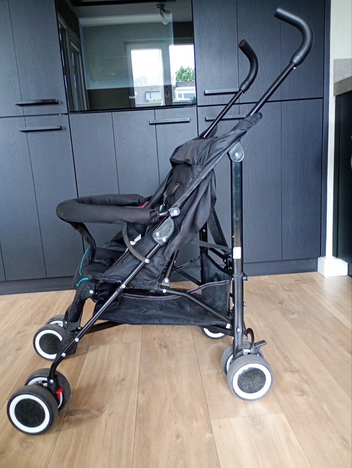 Compacte buggy met zonnekap en verstelbare rugleuning, Kinderen en Baby's, Buggy's, Ophalen, Gebruikt, Overige merken, Verstelbare rugleuning