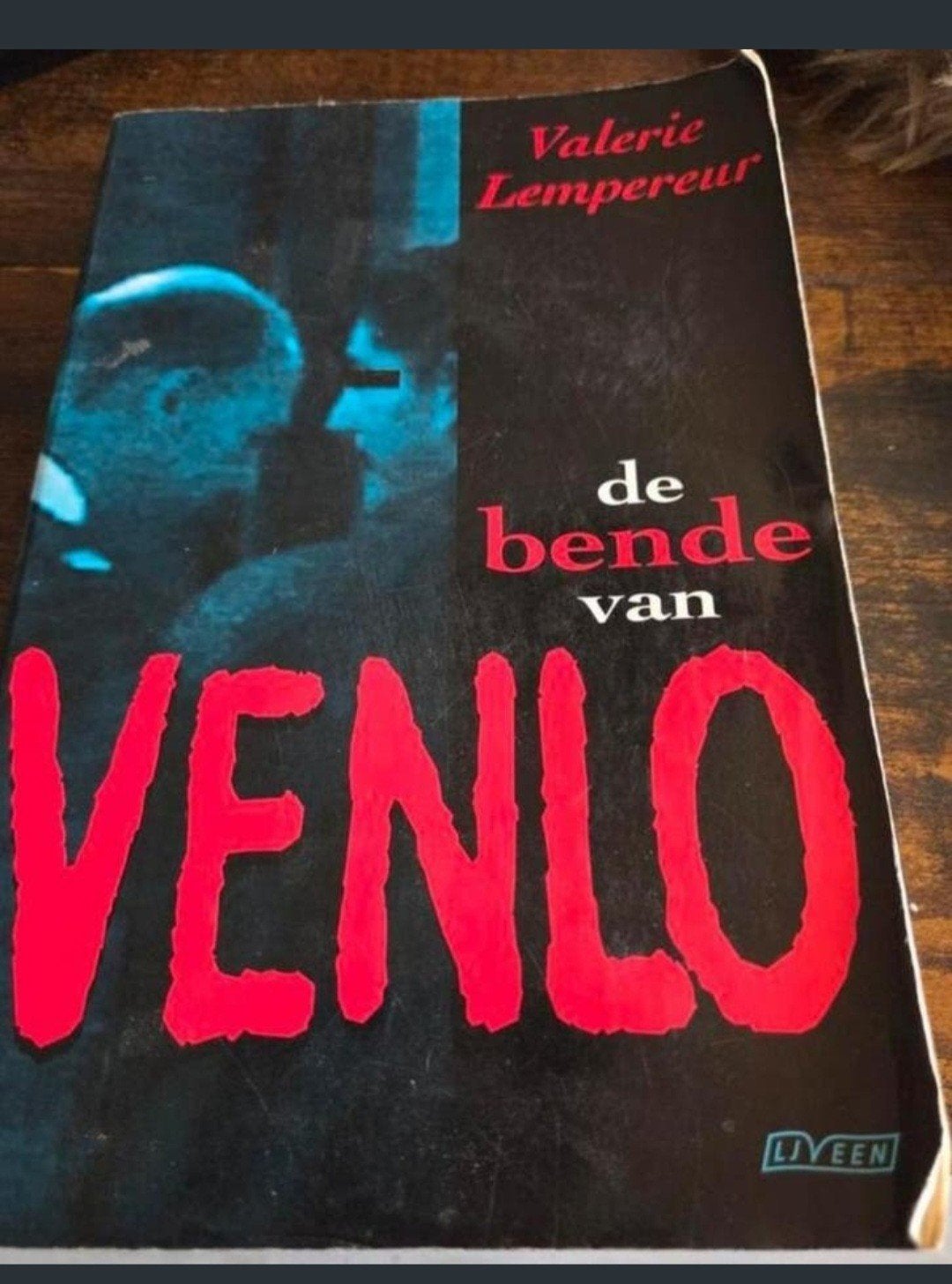 De Bende van Venlo - Gesigneerd Boek Valerie Lempereur, Ophalen, Gelezen, Valerie Lempereur, Nederland