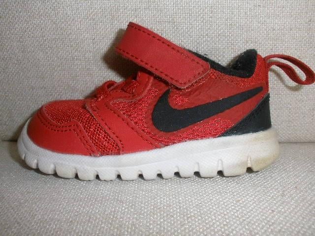 NIKE Frees baby schoentjes rood zwart maat 18,5, Schoentjes, Jongetje of Meisje, Ophalen of Verzenden, Nike