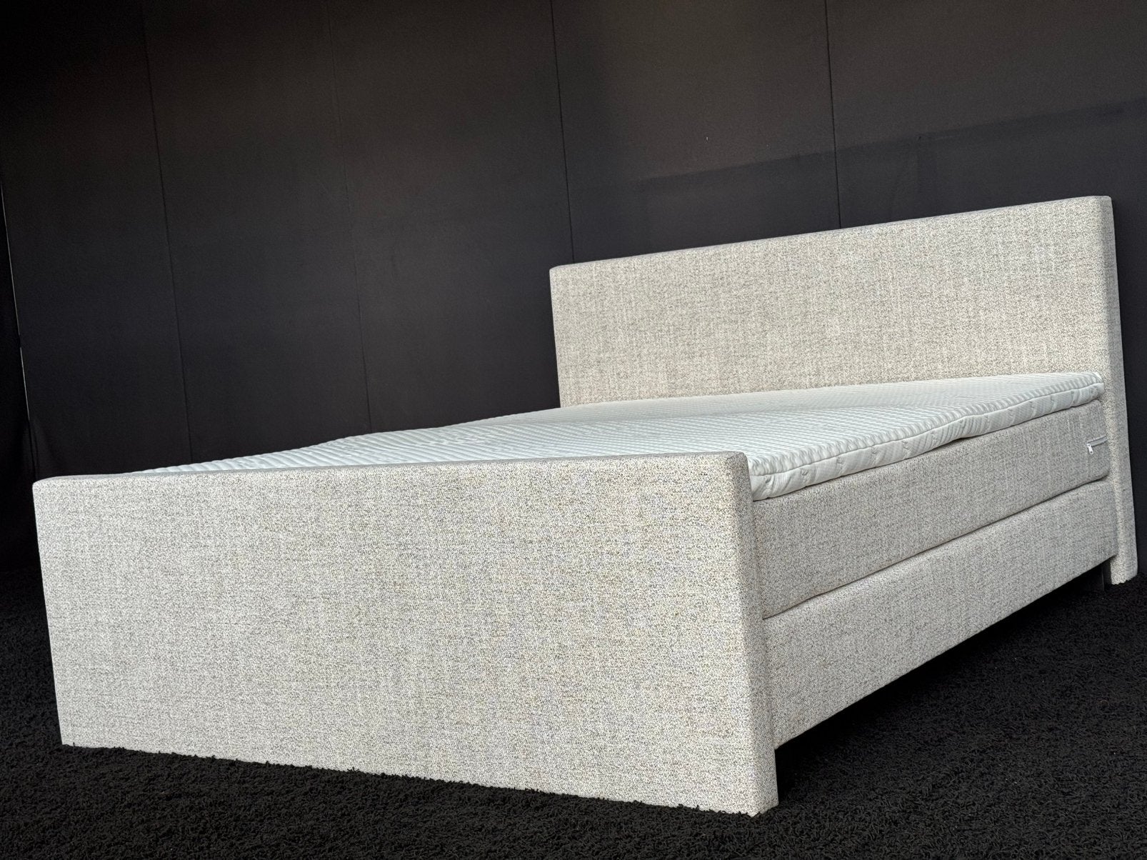 Showroom model Boxspring 180x200 *NIEUW* met topper, Ophalen, Beige, Bukkumweg 2A, 180 cm