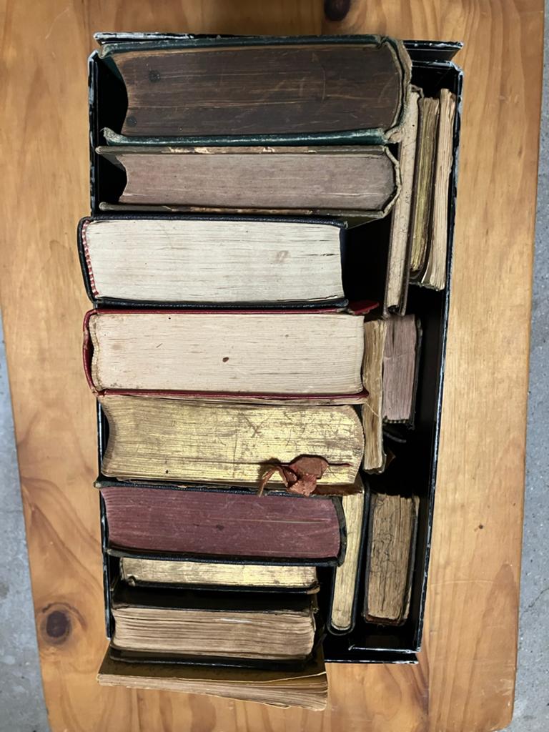 Oude testament - 16 boekken (oudste van 1868), Ophalen, Zo goed als nieuw