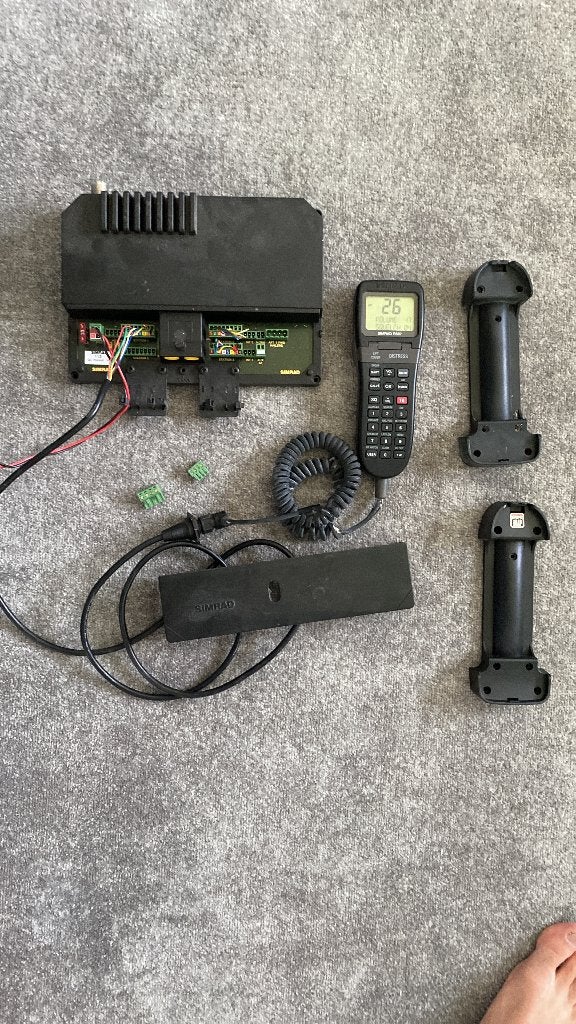 Simrad RS80 Black Box Marifoon met RS87 AHS87 Handset, Watersport en Boten, Navigatiemiddelen en Scheepselektronica, Ophalen of Verzenden