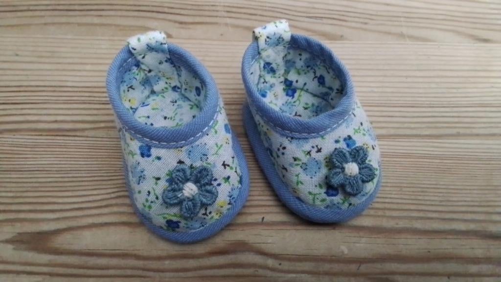 Poppenkleertjes  Handgemaakte  POPPENSCHOENTJES  voetje 6 cm, Ophalen of Verzenden, Nieuw, Babypop
