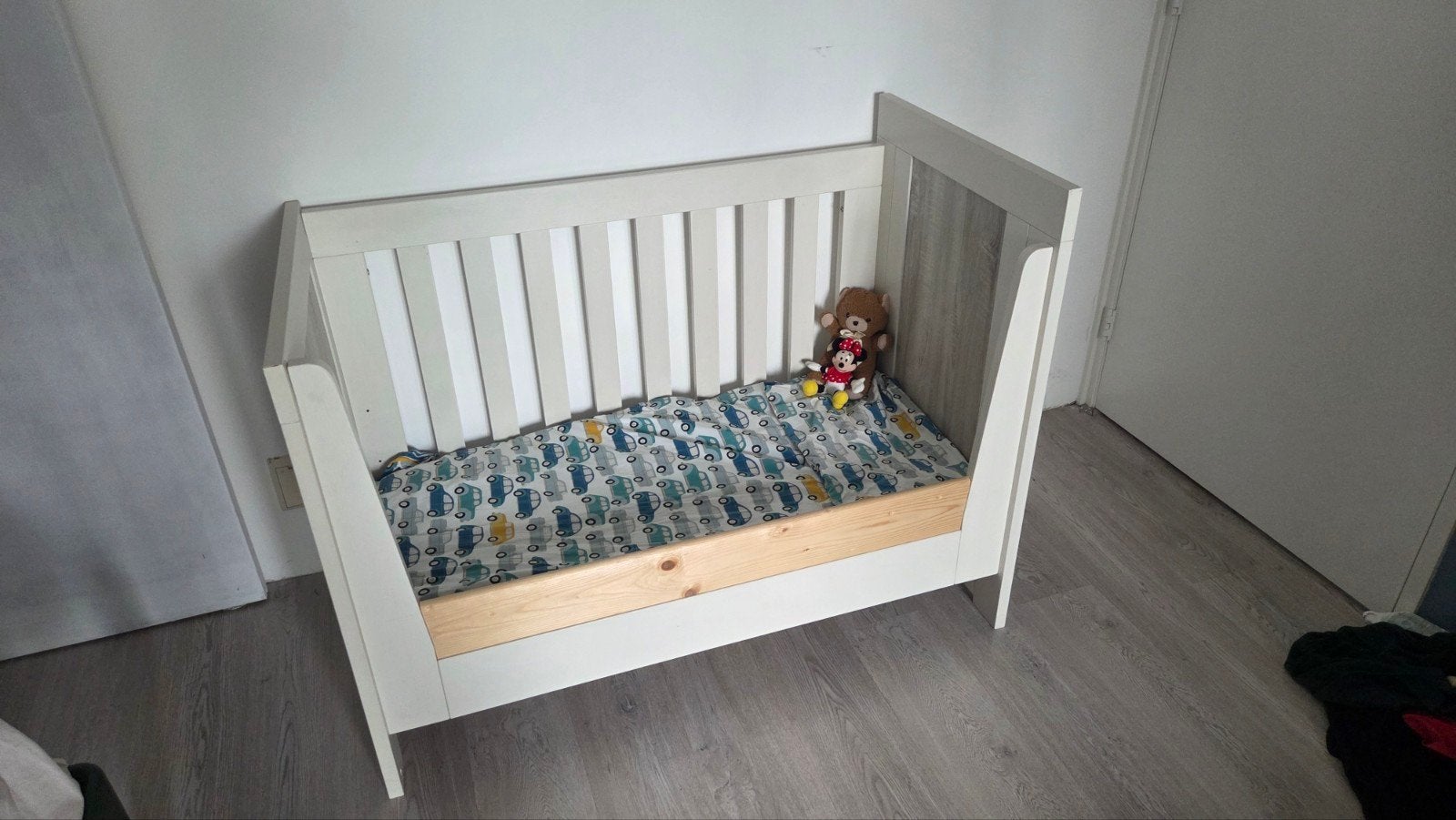 IKEA HIMLAVALV meegroeibed met 3D matras (90x200), Ophalen, Gebruikt, Ledikant