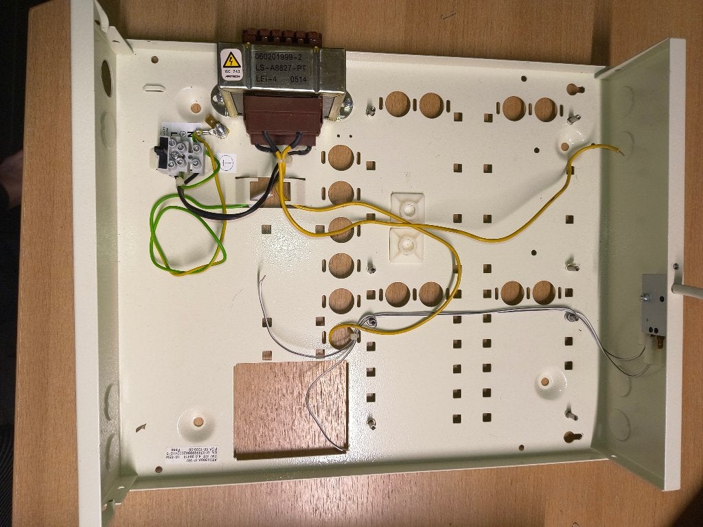 gratis verzonden Aritech metalen kast met voeding en deksel, Verzenden, Zo goed als nieuw, Overige typen, Overige soorten
