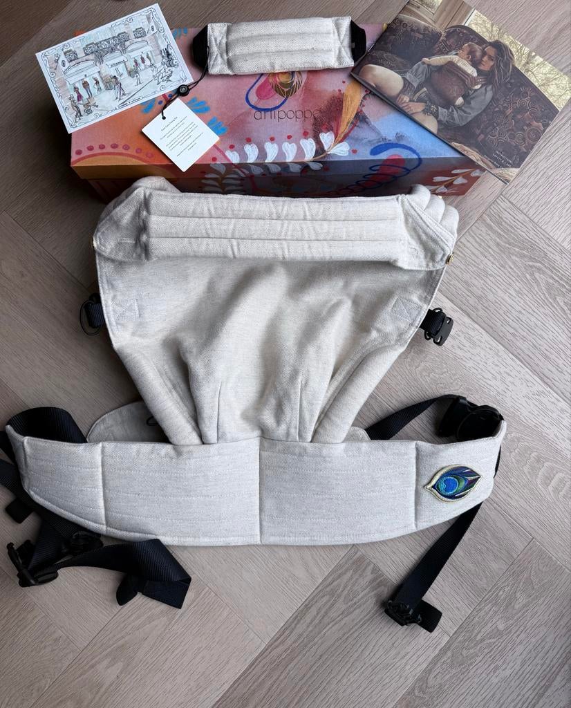 Artipoppe Zeitgeist Baby Carrier - Zo goed als nieuw, Kinderen en Baby's, Babydragers en Draagdoeken, Buik of Rug, Zo goed als nieuw