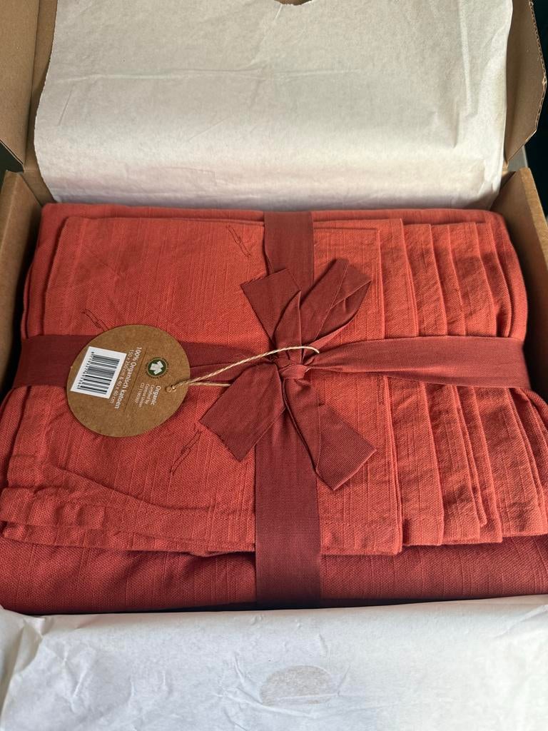 Rood Tafelkleed met Servetten - Postcodeloterij, Ophalen of Verzenden, Nieuw, Rechthoek, Binnen