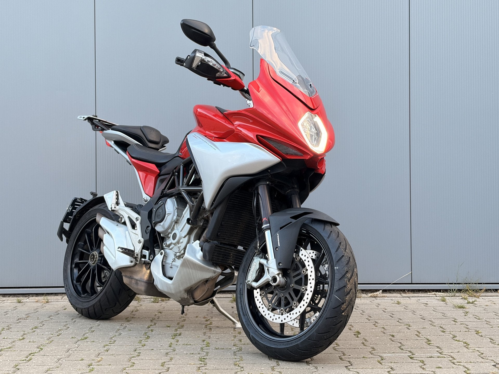 2015 MV Agusta Turismo Veloce 800 3-cil. 110pk ABS - Recent, Nijkamp & Ooteman Motoren, Meer dan 35 kW, 798 cc, Info@nijkamp-ootemanmotoren.nl