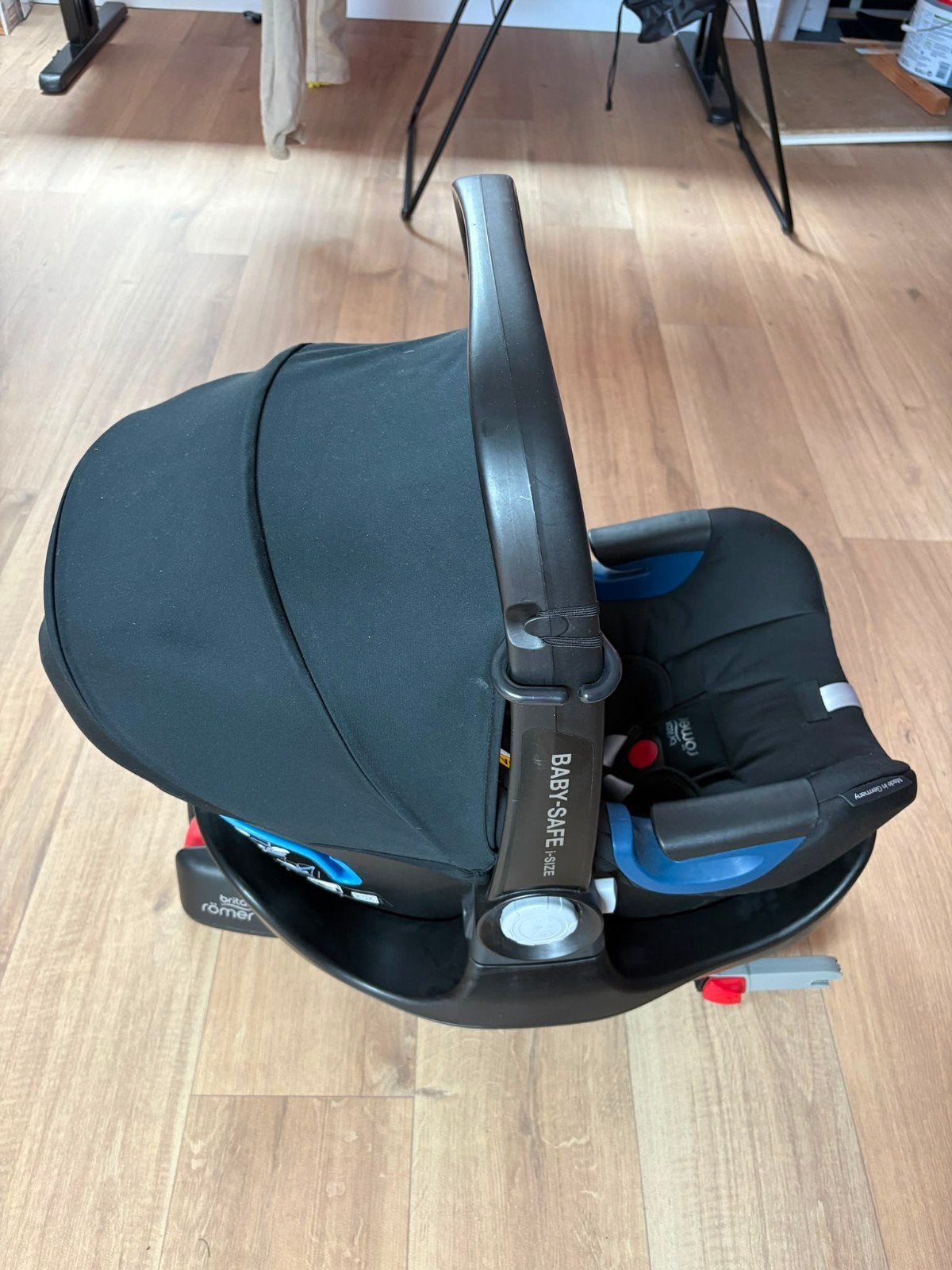 Britax Römer Baby-Safe 2 i-Size autostoel met Isofix base, Ophalen, Romer, Zijbescherming, Zo goed als nieuw