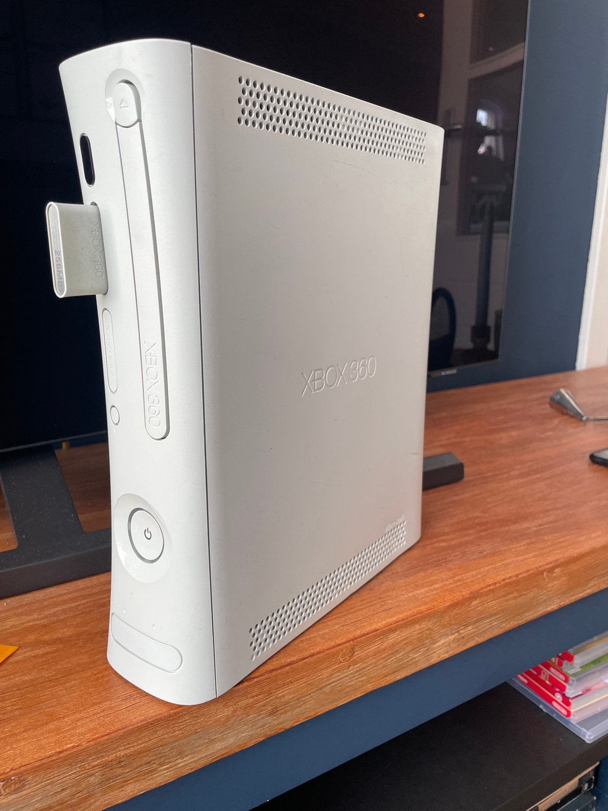 Xbox 360 Console - Wit met 256MB geheugenkaart, 1 speler, Ophalen of Verzenden, Gebruikt, Vanaf 3 jaar