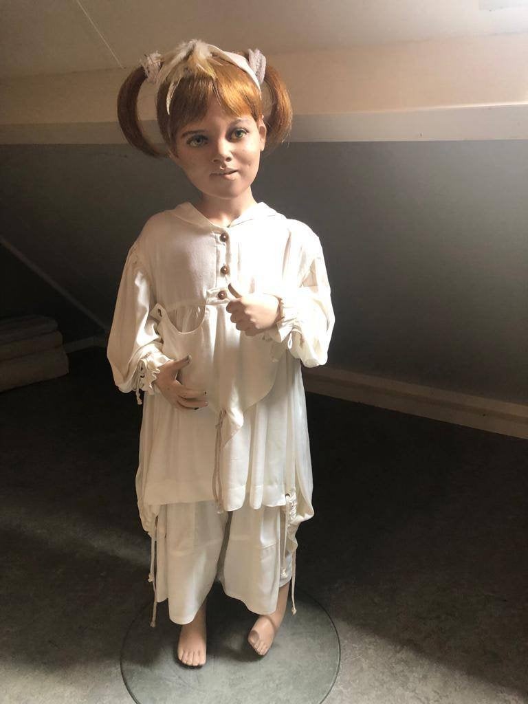 Antieke kinder etalagepop incl. kleding, Antiek en Kunst, Curiosa en Brocante, Ophalen