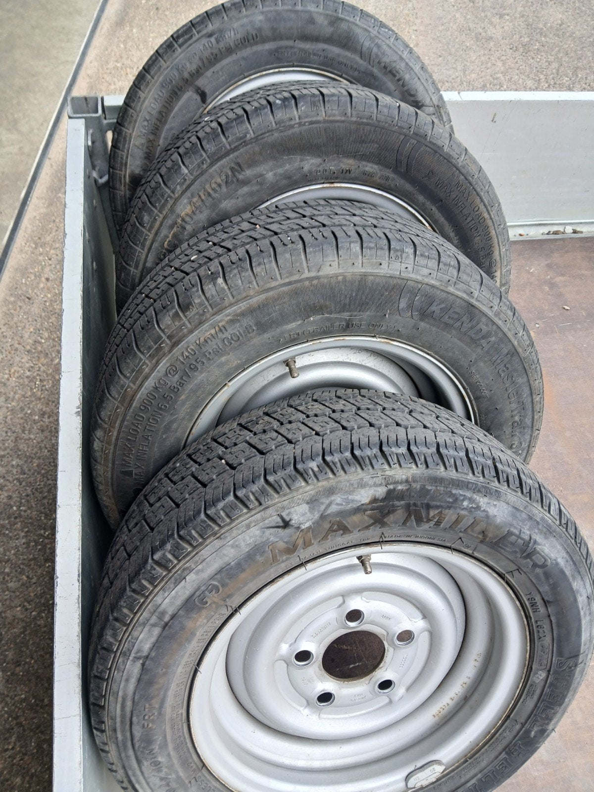 Aanhangwagen banden/wielen 185/60 R12C 5x112 ET30, Ophalen