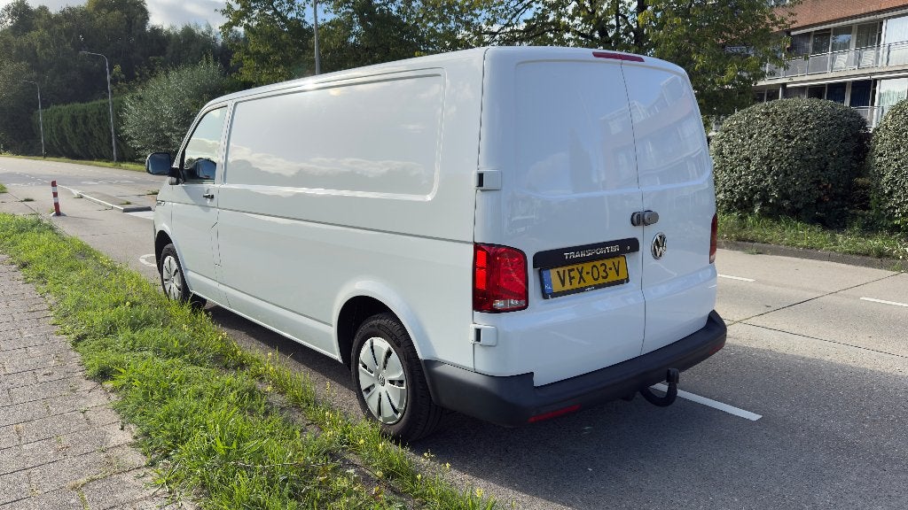 Foto 6 van Volkswagen Transporter 2.0 TDI 110pk L2H1 2020 I 89.000km
