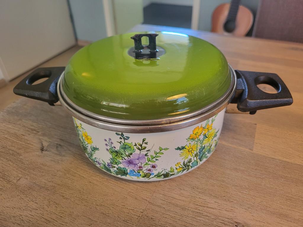 Retro emaille pan jaren '70 (18 cm) - bloemmotief, Ophalen of Verzenden