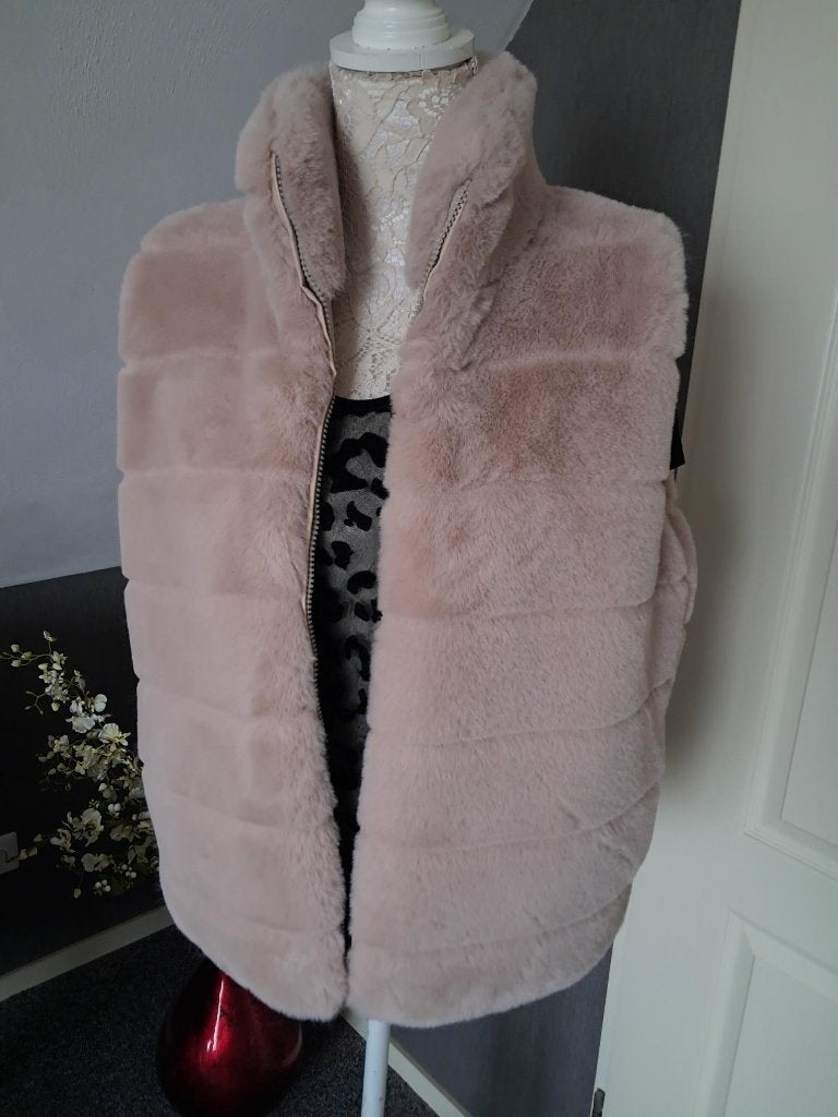 bodywarmer Catch me Beige NIEUW 1 maat 38, Kleding | Dames, Bodywarmers, Ophalen of Verzenden, Nieuw, Maat 38/40 (M), Beige