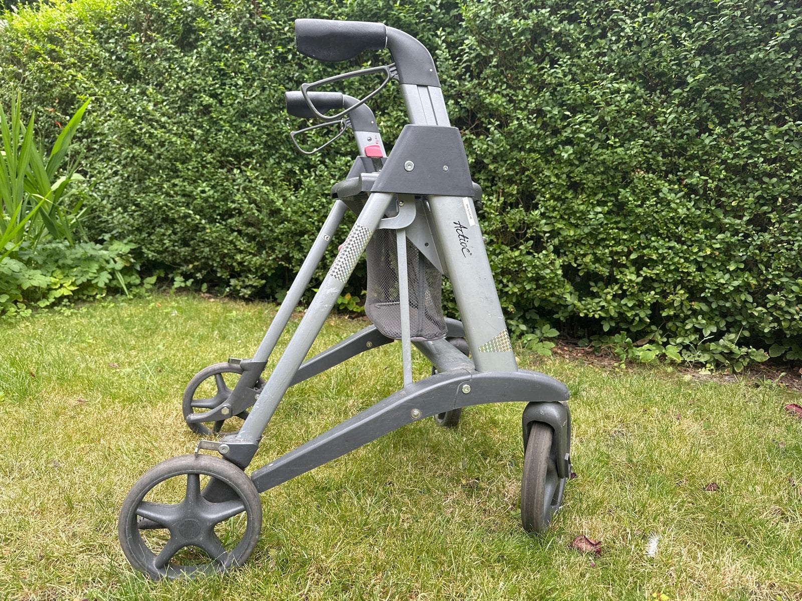 Rollator ‘Active’ met rem, zit/opbergvlak, Diversen, Rollators, Ophalen
