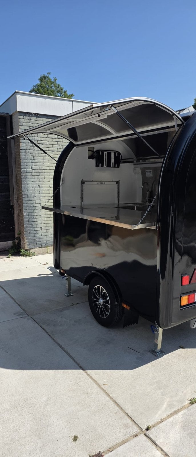 Foto 3 van Foodtruck / Verkoopwagen/ Snackwagen (instapklaar zgan)