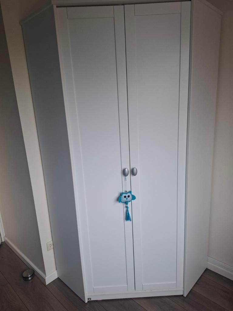 Lifetime hoekkast - Witte kledingkast, Ophalen, Met deur(en), Gebruikt, 100 tot 150 cm