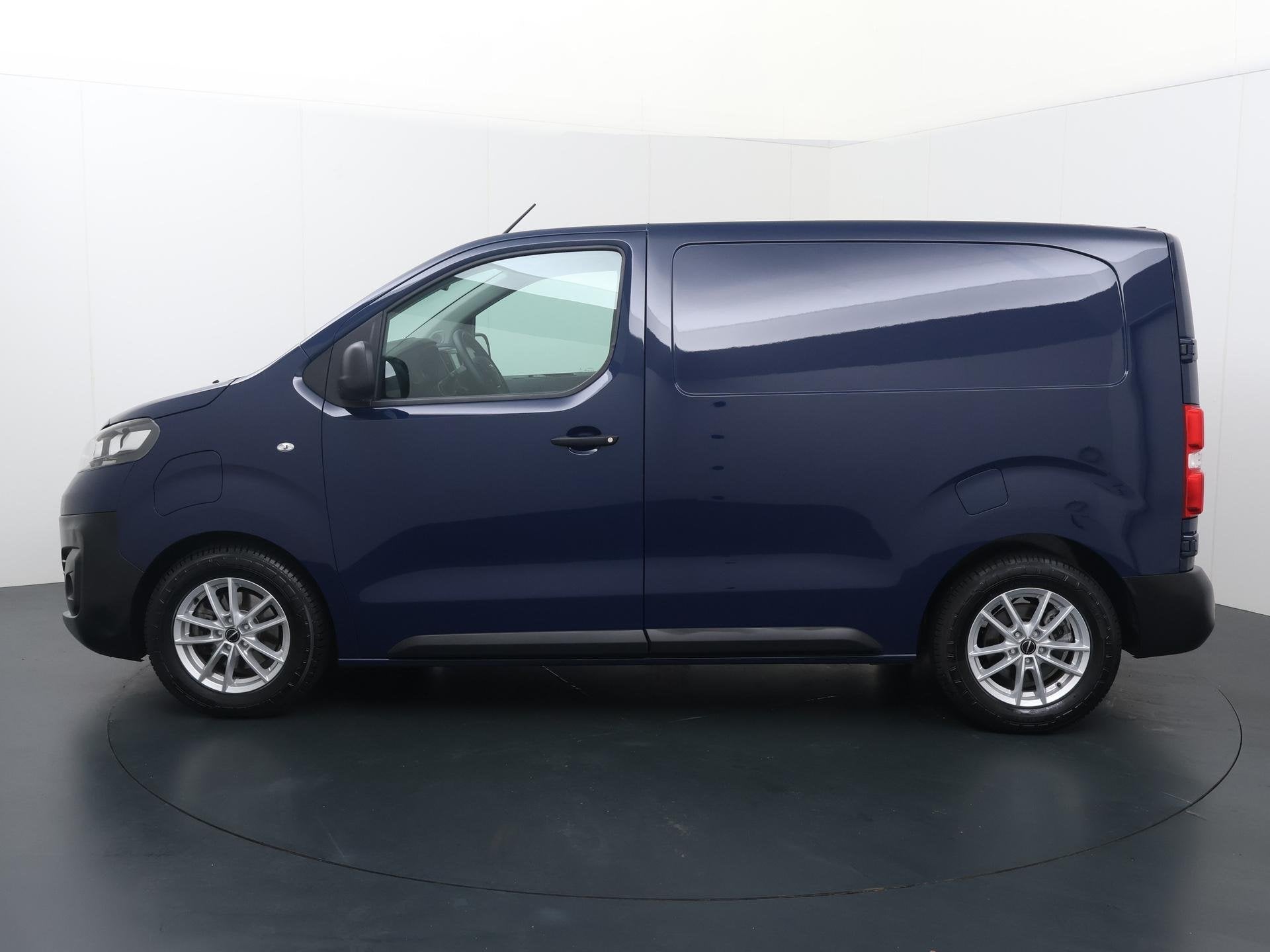 Opel Vivaro-e L1H1 Innovation 50 kWh | 136 PK | SoH % | Airc, 136 pk, Gebruikt, Met garantie (alle), Blauw