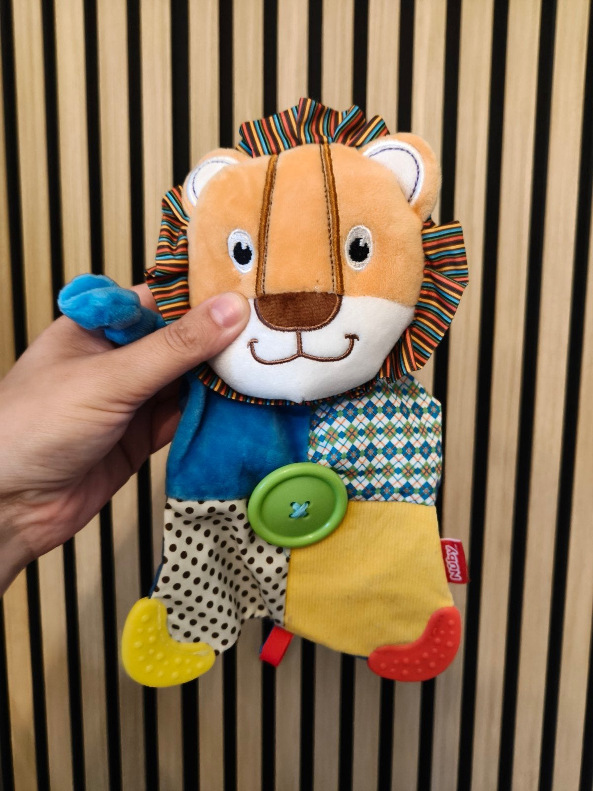 Nuby Leeuw Rammelaar met Bijtringen en Diverse Texturen, Ophalen, Zo goed als nieuw, Rammelaar, Met geluid